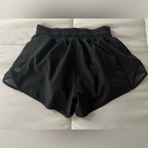 Lululemon hotty hot shorts size 0, 21/2 inch